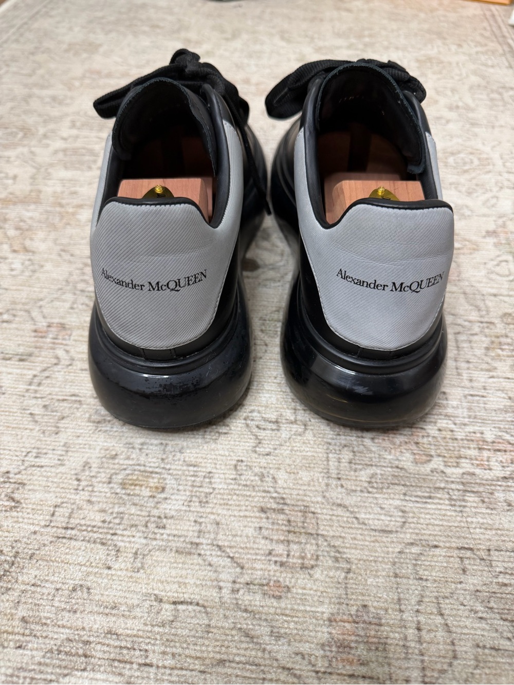 Alexander McQueen Black Leather Platform Sneakers with Gray Heel Tab - Picture 3 of 4
